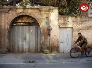عکس؛ سکوت آجریِ یک خانه تهرانی؛ روایتی از غم و اصالت در عودلاجان