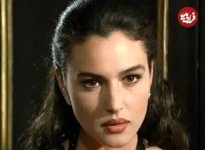 عکس| سفر زمان؛ چهرۀ «مونیکا بلوچی» 60 ساله در پشت صحنۀ آخرین فیلمش