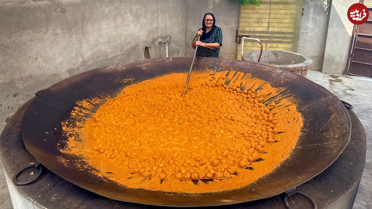 ببینید؛ غذای روستایی در هند؛ پخت کوفته مالای در یک ساج غول پیکر