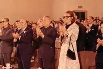 (عکس) سفر به تاریخ؛ «هویدا و فرح» در سفر چین؛ سال 1351