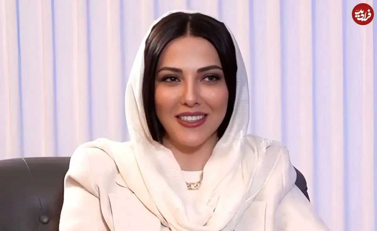 عکس| سفر زمان؛ «لیلا اوتادی» در 20 سالگی در کنار همکلاسی‌هایش در کاشان