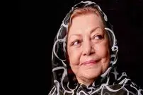(عکس) سفر در زمان؛ «حمیده خیرآبادی» در حال خیاطی در 48 سالگی؛ سال 51