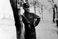 عکس| سفر در زمان؛ «رضاخان و محمدرضا پهلوی» در تخت جمشید؛ سال 1316