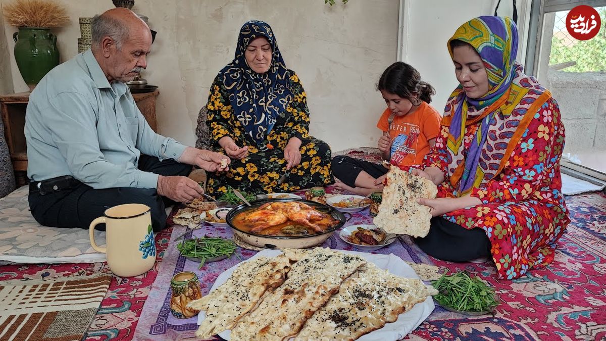 ببینید؛ غذای روستایی در ایران؛ پخت نان سنگک و مرغ کامل در تنور
