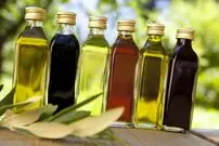 (عکس) روغن‌های عجیبِ یک عطاری