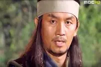 عکس| سفر به تاریخ؛ عکس یادگاری «جوسا، موگول و اویی» در پشت صحنه سریال «جومونگ»