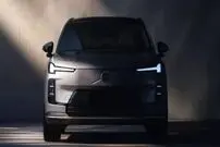 تصاویر؛ معرفی ولوو XC70 مدل 2025؛ ترکیبی از قدرت، زیبایی و کارایی در یک شاسی‌ بلند لوکس