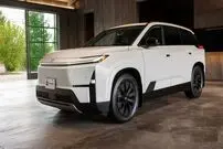 تصاویر| تویوتا هایلندر EV مدل ۲۰۲۷؛ اولین شاسی‌بلند برقی سه ردیفه تویوتا