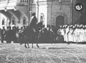 عکس| سفر زمان؛ تصویری از ساختمان «قزاقخانه» تهران در زمان احمدشاه