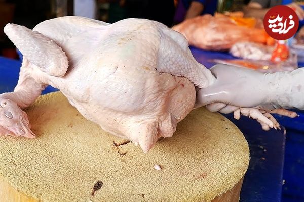ببینید؛ غذای خیابانی در تایلند؛ پخت خوراک کاری با مرغ و سبزیجات در بانکوک