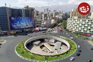عکس| سفر به ایران قدیم؛ یک خیابان خاکی شلوغ در تهران در دوران قاجار