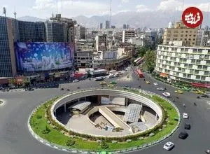 عکس| سفر به ایران قدیم؛ یک خیابان خاکی شلوغ در تهران در دوران قاجار