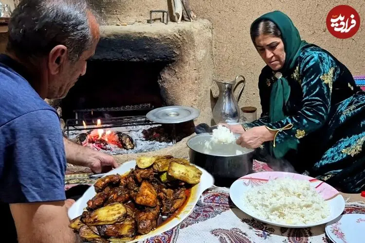 ببینید| غذای روستایی در ایران؛ پخت خوراک مرغ و بادمجان برای شام در روستا
