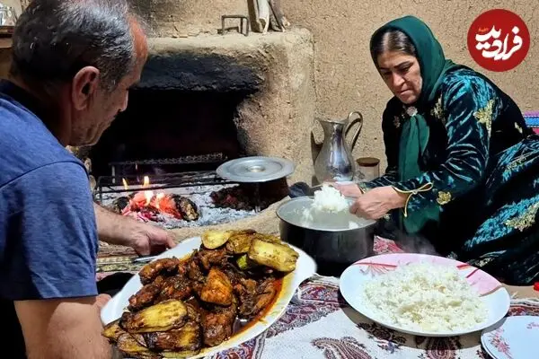 ببینید| غذای روستایی در ایران؛ پخت خوراک مرغ و بادمجان برای شام در روستا