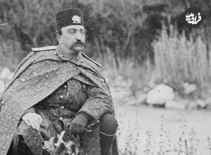 عکس| سفر زمان؛ «ملیجک» با اسلحه در کنار «ناصرالدین شاه» و در شکارگاه