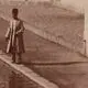عکس| سفر زمان؛ غذا دادن به مرغابی‌های استخر کاخ سلطنت‌آباد در دوران ناصرالدین شاه