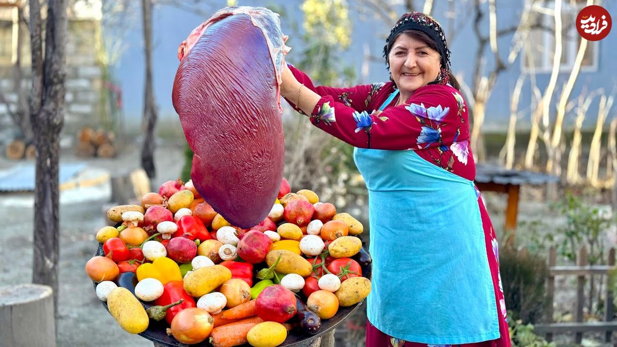 (ویدئو) غذای روستایی محبوب در آذربایجان؛ پخت غذای محلی با جگر گاو