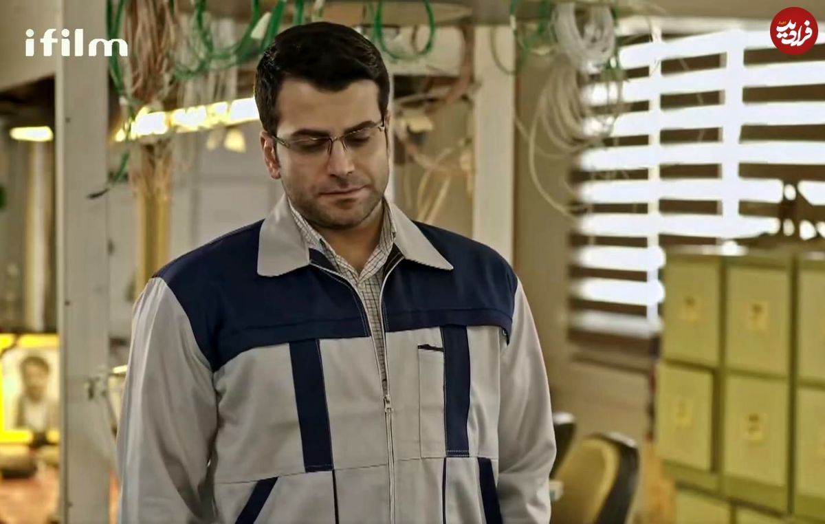عکس| سفر در زمان؛ «جواد جوانِ» سریال بچه مهندس 3 در حال بوسه زدن بر شانه «سعید راد»