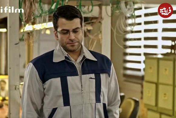 عکس| سفر در زمان؛ «جواد جوانِ» سریال بچه مهندس 3 در حال بوسه زدن بر شانه «سعید راد»
