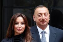 عکس؛ سفر به تاریخ؛ گردش «الهام علیف» و همسرش «مهربان» در دوران نامزدی؛ سال 1362