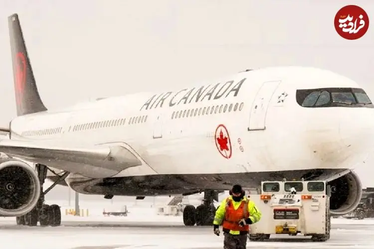 ببینید | یخ زدن یک هواپیما در فرودگاه تورنتو کانادا