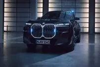  (ویدئو) شاهکار جدید BMW؛ رونمایی از اولین خودروی برقی ضد گلوله و انفجار دنیا