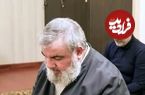 عکس؛ سفر به تاریخ؛ لحظۀ وداع «سید حسن نصرالله» با پیکر پسر شهیدش؛ سال 1376