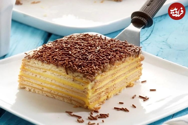 چگونه دسر یخچالی با بیسکویت پتی بور و خامه درست کنم؟