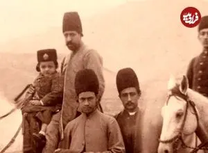 عکس| سفر به ایران قدیم؛ اسب‌سواری شازدۀ خردسال قاجاری در دارآباد؛ 120 سال قبل