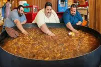 ببینید| غذای خیابانی در افغانستان؛ پخت 1000 کیلو چپلی کباب در کابل 