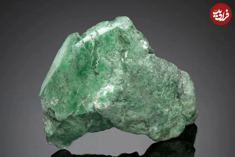 این «سنگ سبز» از الماس کمیاب‌تر و از طلا گران‌قیمت‌تر است
