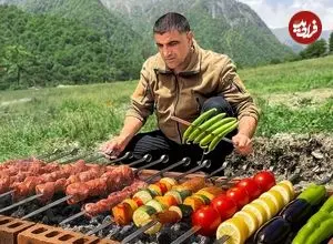 ببینید| غذای روستایی در آذربایجان؛ کباب کردن گوشت بره با بادمجان و گوجه فرنگی در طبیعت
