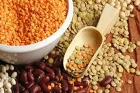 عدس در برابر لوبیا؛ کدام یک برای سلامتی بهتر است؟