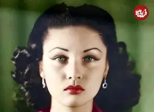 عکس| سفر در زمان؛ «فوزیه، ملکه مصری ایران» در کنار پسرش سوار بر کشتی؛ دهه 40