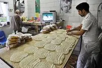 عکس| سفر به ایران قدیم؛ «شاطر جوان در یک نانوایی بربری در تهران»؛ سال 1354