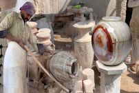 ببینید؛ مراحل ساخت یک گلدان زیبا با سنگ مرمر اونیکس (ONYX)