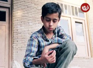 عکس| سفر در زمان؛ «مجید» 35 سال بعد سریال قصه های مجید در کنار پسرش