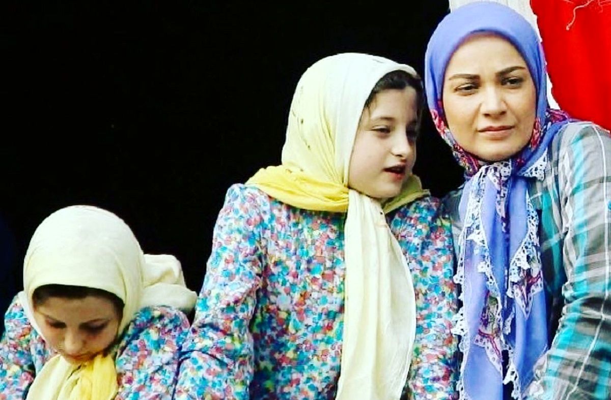 (عکس) ژست عاشقانه نسرین نصرتی، فهیمه سریال پایتخت در کنار همسرش