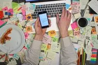 اگر مدام می‌گویید «بعداً انجامش می‌دهم»، این مطلب را بخوانید+ قانون ۵ دقیقه