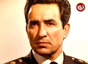 عکس| سفر در زمان؛ «امیرحسین ربیعی» فرمانده نیروی هوایی در کنار تیم آکروجت تاج طلایی؛ اواخر دهه 30