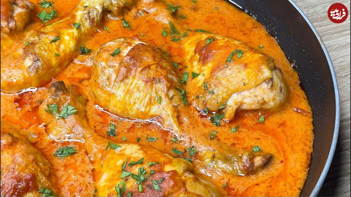 ببینید؛ طرز تهیه خوراک مرغ مجاری با ۶ ران مرغ توسط آشپز ماهر ایتالیایی