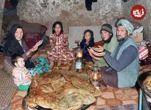 ببینید| غذای روستایی در افغانستان؛ پخت بولانی سنتی در غار توسط زوج افغان
