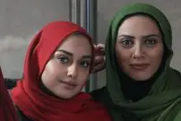 عکس| سفر زمان؛ «صدف طاهریان» با لباس دبیرستان و صورت گچی در پشت‌صحنه یک سریال