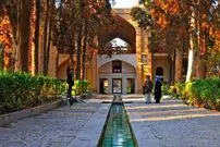 عکس| سفر به ایران قدیم؛ مردان قاجاری با اسب در «باغ فین کاشان»؛ 115 سال قبل