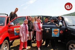 عکس| سفر در زمان؛ «سارا، نیکا، ارسطو و بابا پنجعلی» در پشت صحنه سریال پایتخت؛ سال 96