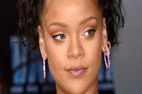 عکس| سفر در زمان؛ «ریحانا» در حال اجرا در یکی از کنسرت هایش؛ سال 1385