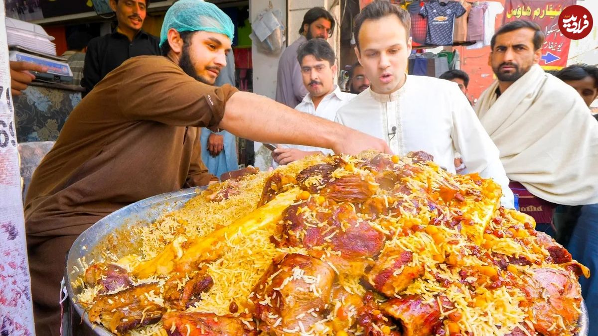 (ویدئو) غذاهای خیابانی مشهور در پاکستان؛ از قابلی پلو با گوشت و نان پیتزا تا کباب