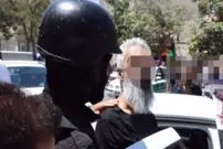 (تصاویر) پدر عصبانی کودک 5 ساله‌اش را گروگان گرفت!