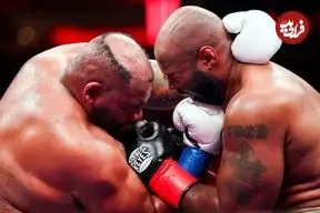 ببینید| افتادن کلاه‌گیس بوکسور سنگین وزن در حین مبارزه 