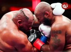 ببینید| افتادن کلاه‌گیس بوکسور سنگین وزن در حین مبارزه 